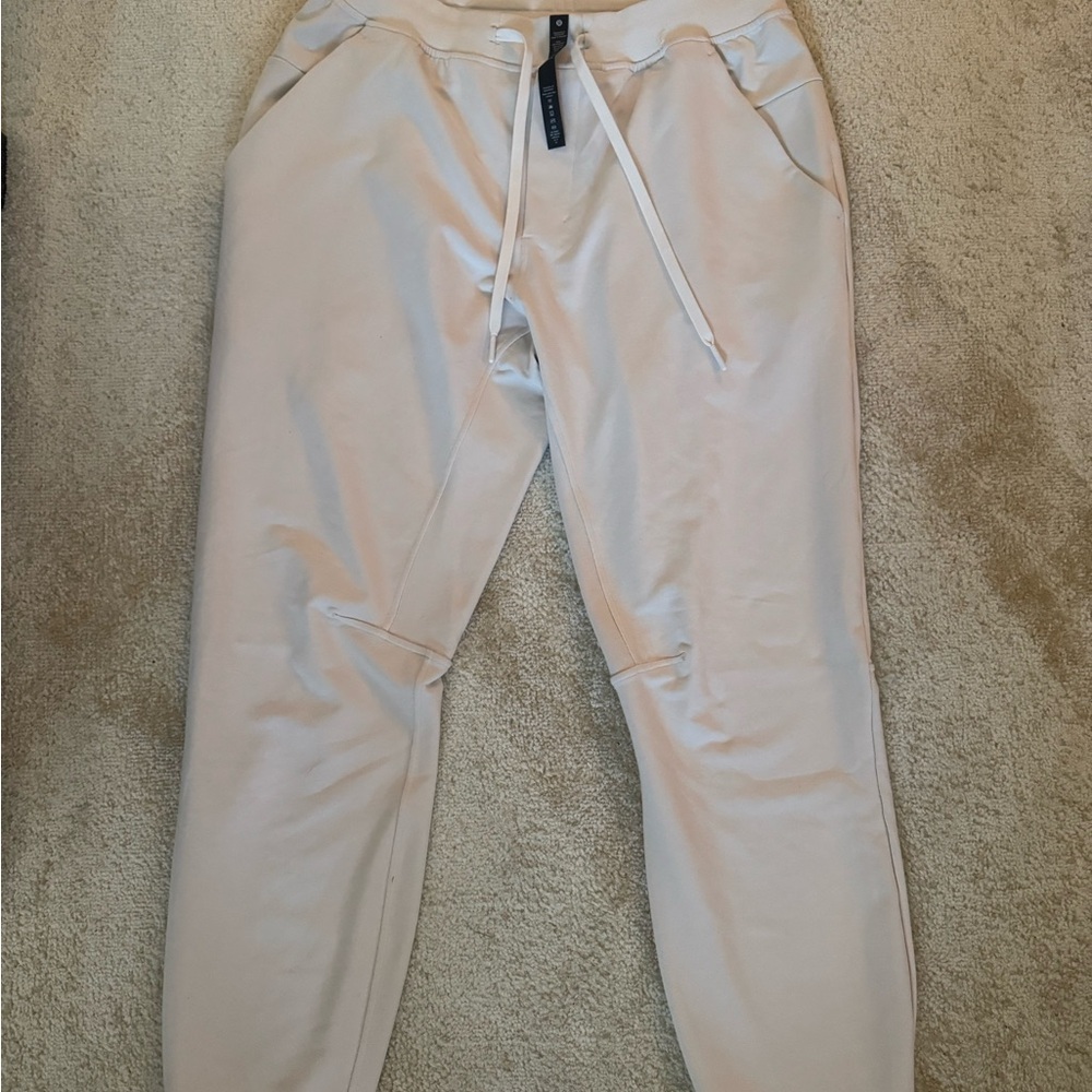 Brand new Men’s Lululemon Cream Jogger Pants in size L